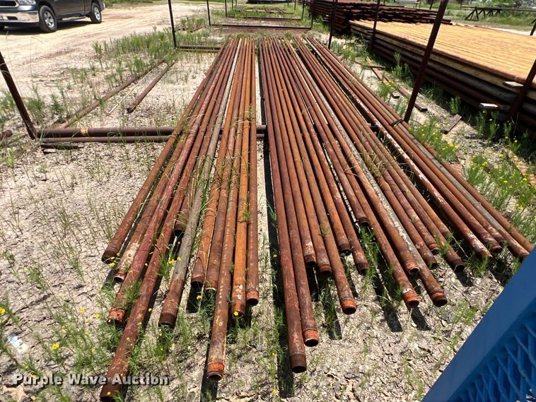 image for item LU9926 Approximately 31 joints of pipe