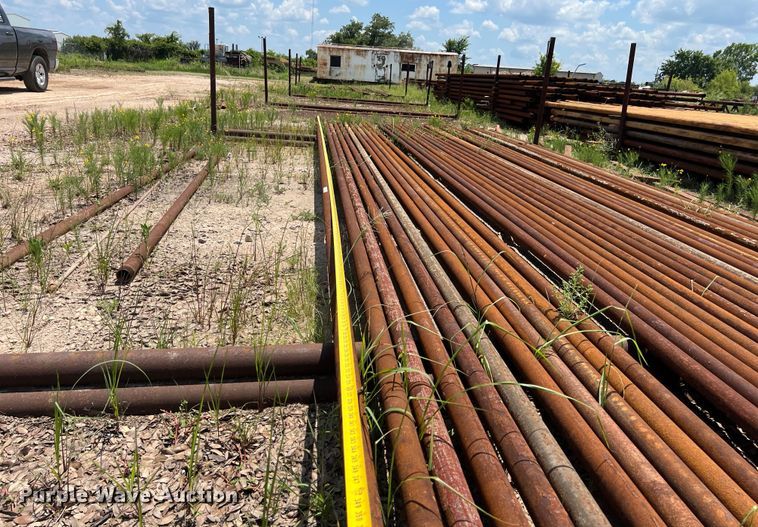 image for item LU9926 Approximately 31 joints of pipe