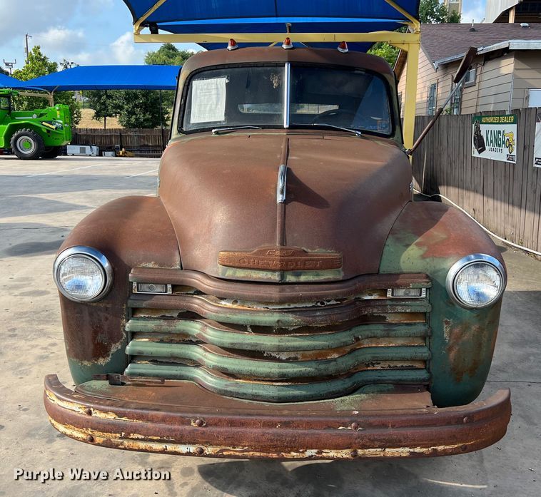 image for item LU9939 1952 Chevrolet 6400 truck cab and chassis