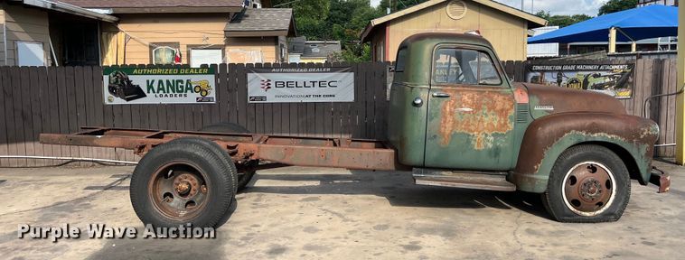 image for item LU9939 1952 Chevrolet 6400 truck cab and chassis