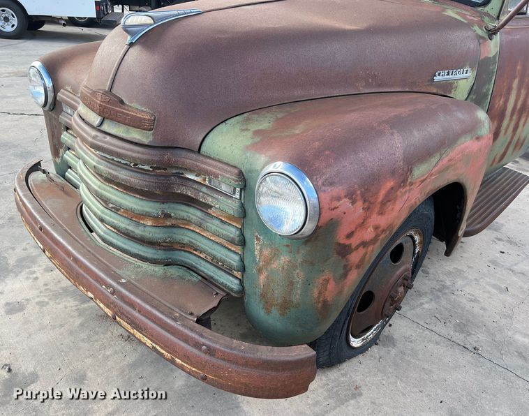 image for item LU9939 1952 Chevrolet 6400 truck cab and chassis