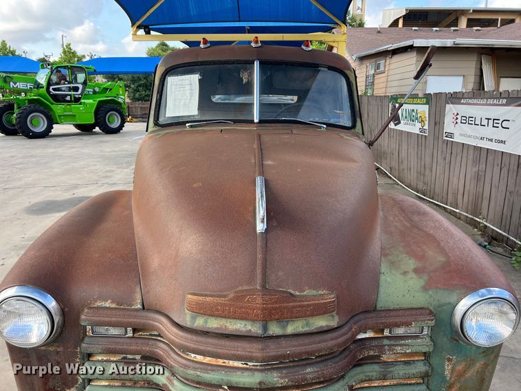 image for item LU9939 1952 Chevrolet 6400 truck cab and chassis