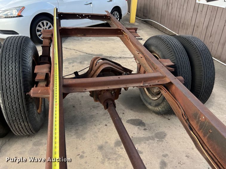 image for item LU9939 1952 Chevrolet 6400 truck cab and chassis