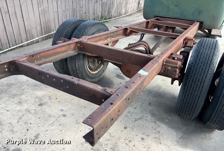 image for item LU9939 1952 Chevrolet 6400 truck cab and chassis