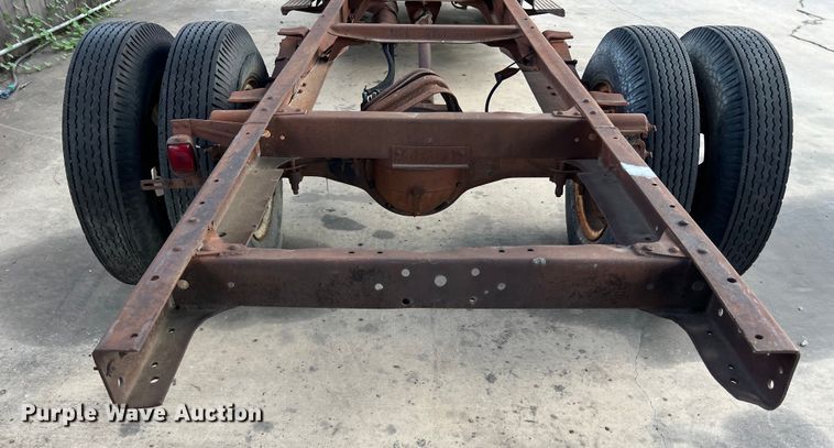 image for item LU9939 1952 Chevrolet 6400 truck cab and chassis