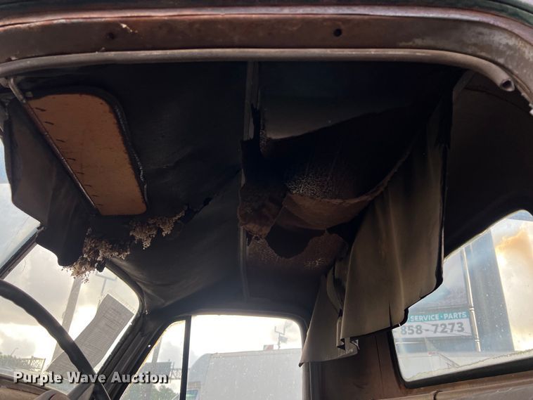 image for item LU9939 1952 Chevrolet 6400 truck cab and chassis