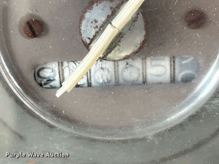 image for item LU9939 1952 Chevrolet 6400 truck cab and chassis