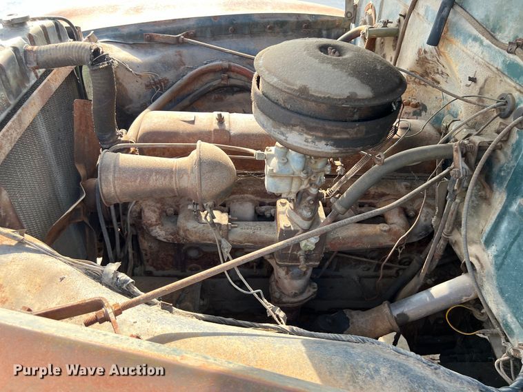 image for item LU9939 1952 Chevrolet 6400 truck cab and chassis