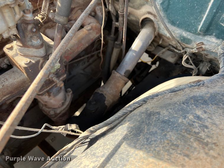 image for item LU9939 1952 Chevrolet 6400 truck cab and chassis