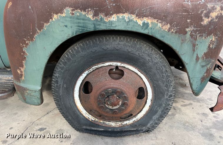 image for item LU9939 1952 Chevrolet 6400 truck cab and chassis