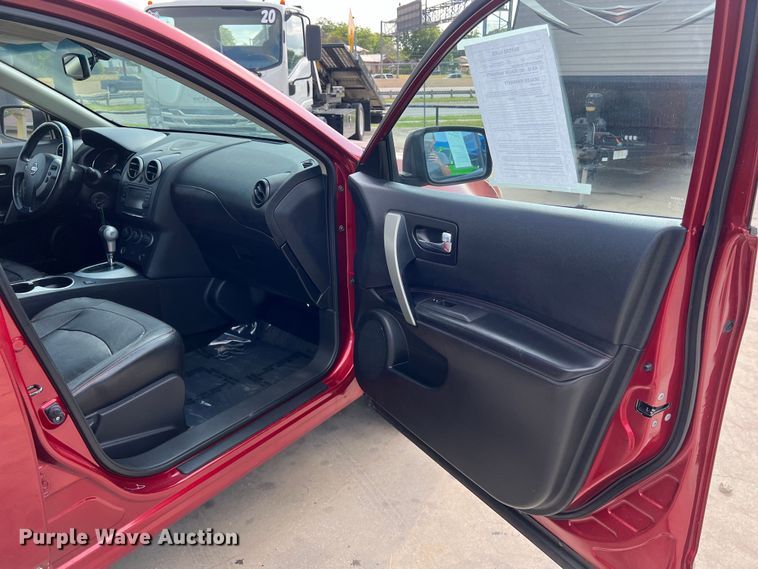 image for item LU9941 2013 Nissan Rogue SUV