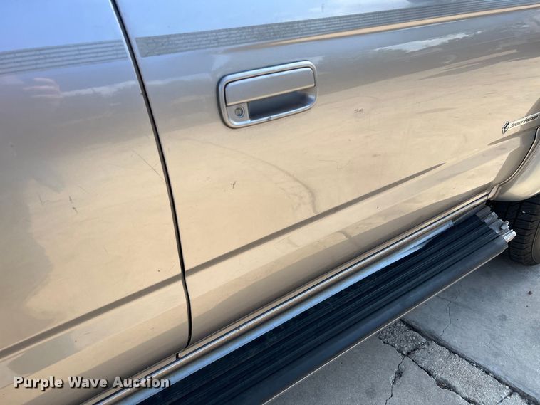 image for item LU9942 2002 Toyota  4Runner SUV