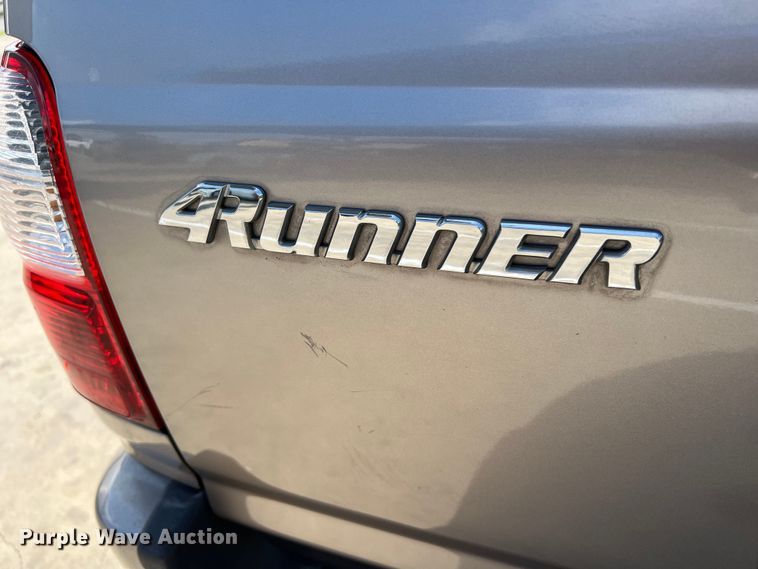 image for item LU9942 2002 Toyota  4Runner SUV