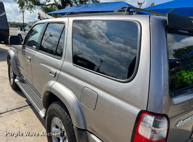 image for item LU9942 2002 Toyota  4Runner SUV