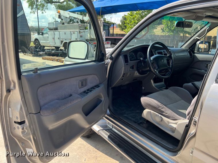 image for item LU9942 2002 Toyota  4Runner SUV