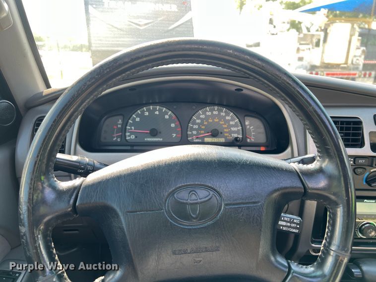 image for item LU9942 2002 Toyota  4Runner SUV