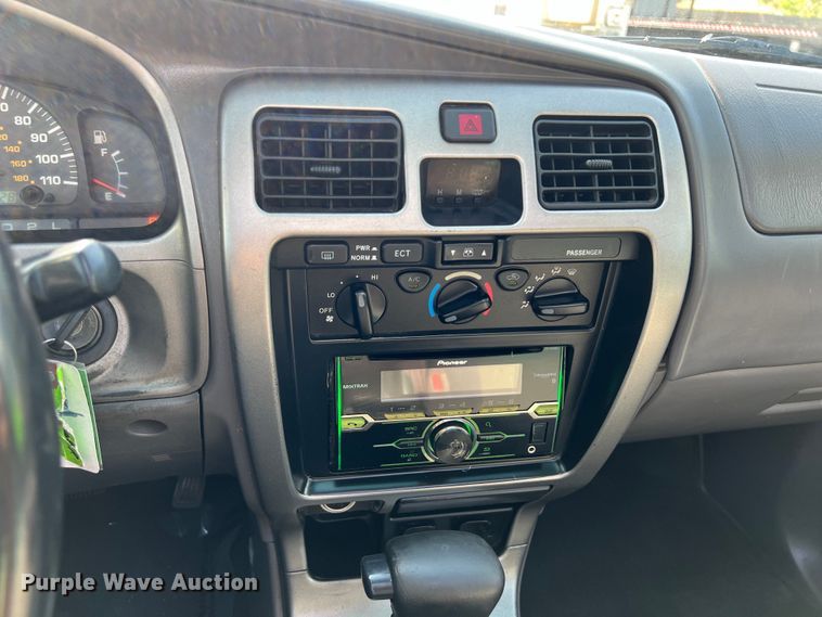 image for item LU9942 2002 Toyota  4Runner SUV