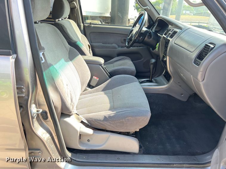 image for item LU9942 2002 Toyota  4Runner SUV