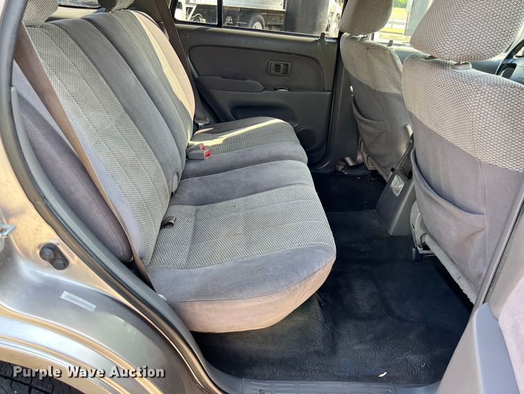 image for item LU9942 2002 Toyota  4Runner SUV