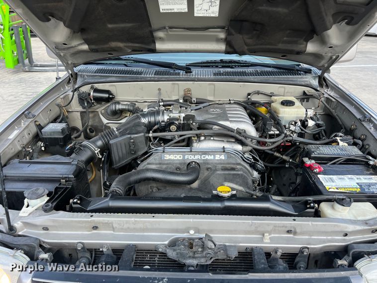 image for item LU9942 2002 Toyota  4Runner SUV