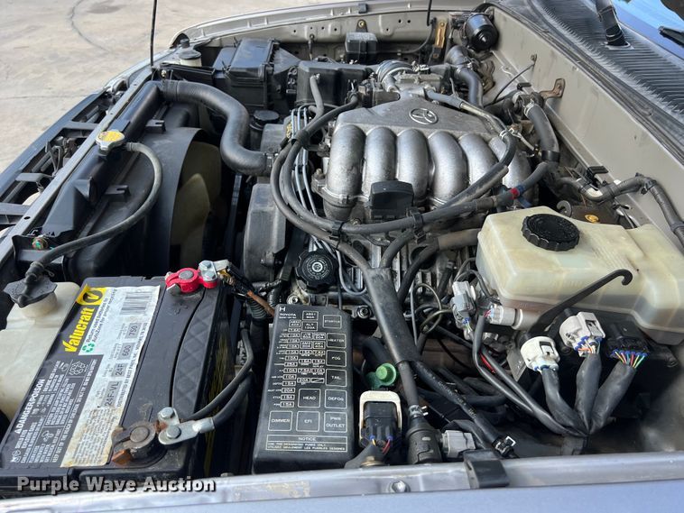 image for item LU9942 2002 Toyota  4Runner SUV