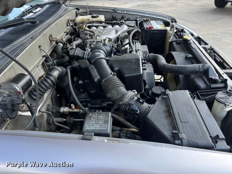 image for item LU9942 2002 Toyota  4Runner SUV