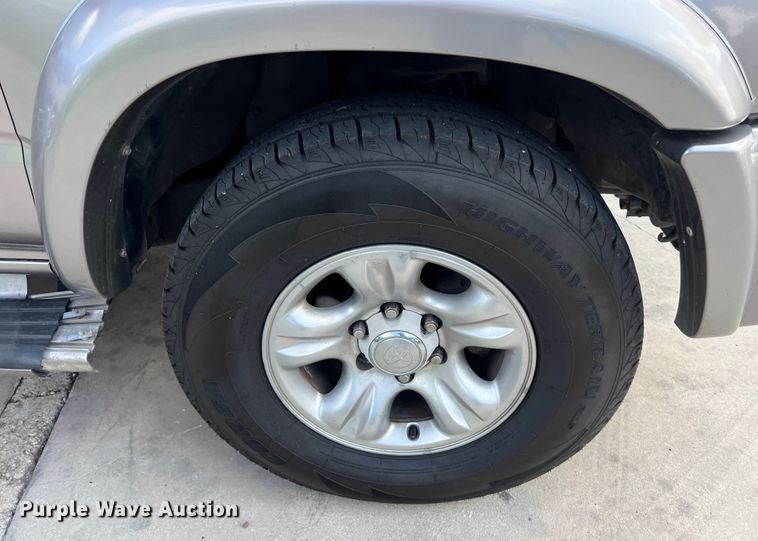 image for item LU9942 2002 Toyota  4Runner SUV