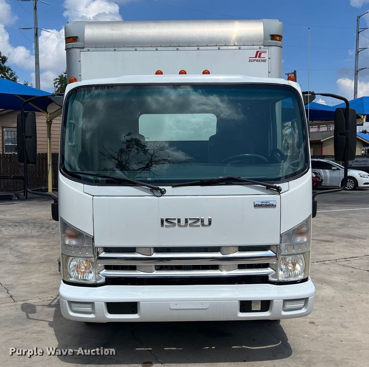 image for item LU9943 2009 Isuzu NPR box truck
