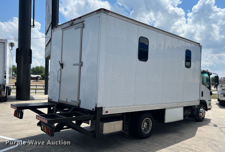 image for item LU9943 2009 Isuzu NPR box truck