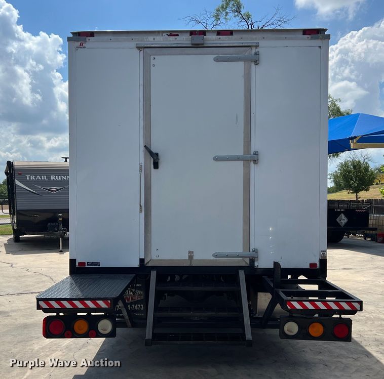 image for item LU9943 2009 Isuzu NPR box truck