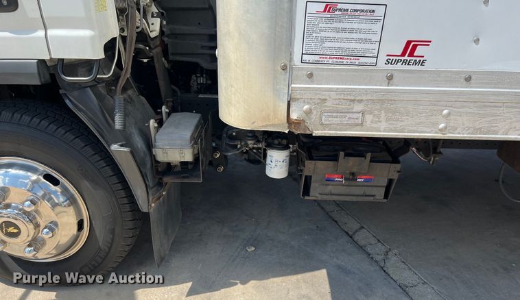 image for item LU9943 2009 Isuzu NPR box truck