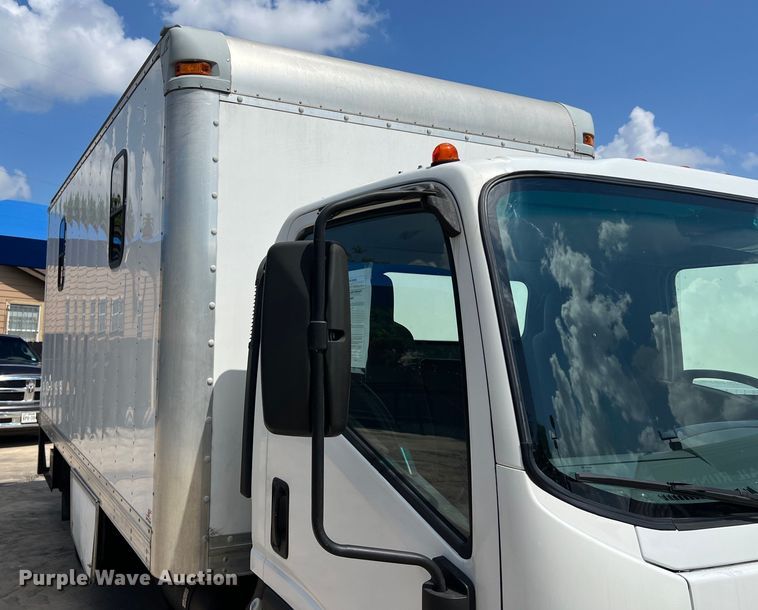 image for item LU9943 2009 Isuzu NPR box truck