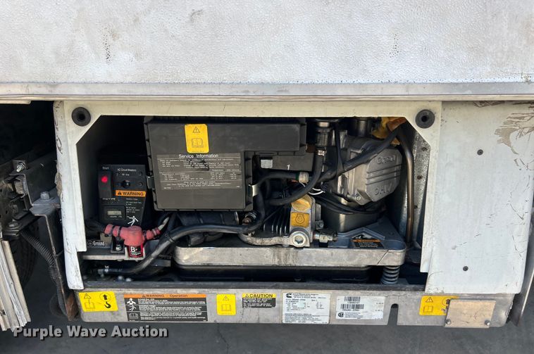 image for item LU9943 2009 Isuzu NPR box truck