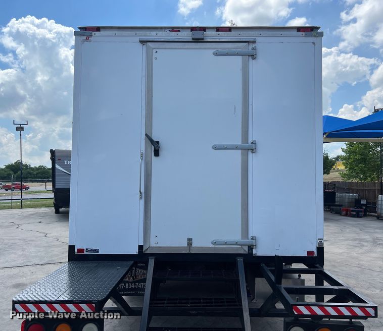 image for item LU9943 2009 Isuzu NPR box truck