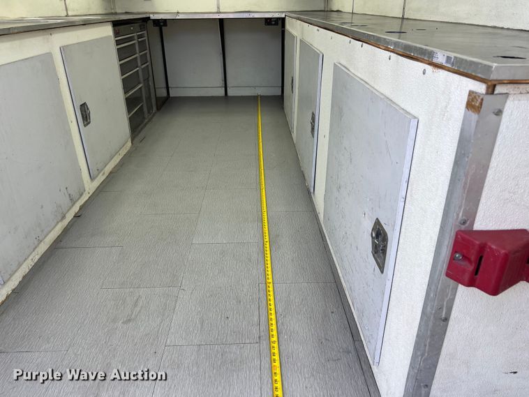 image for item LU9943 2009 Isuzu NPR box truck