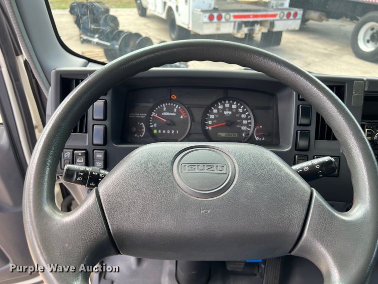 image for item LU9943 2009 Isuzu NPR box truck