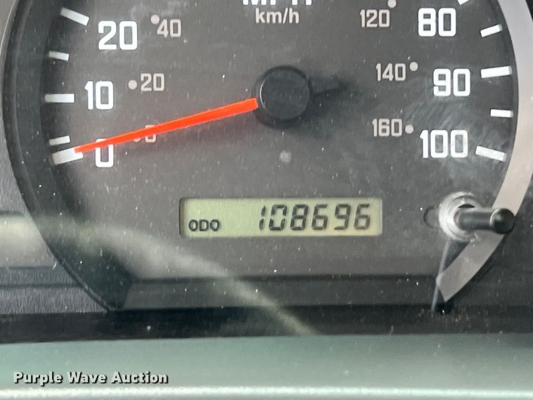 image for item LU9943 2009 Isuzu NPR box truck