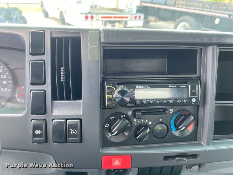 image for item LU9943 2009 Isuzu NPR box truck