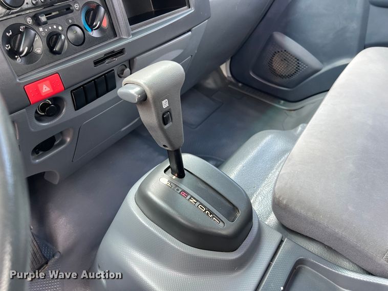 image for item LU9943 2009 Isuzu NPR box truck