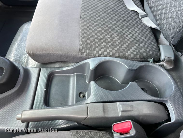 image for item LU9943 2009 Isuzu NPR box truck