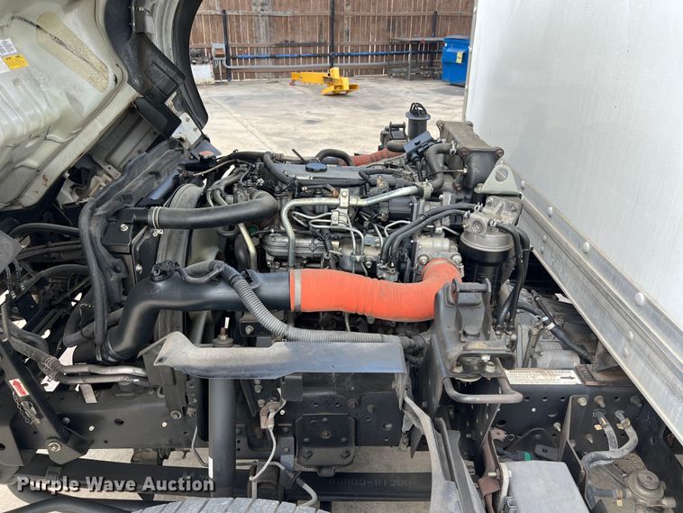 image for item LU9943 2009 Isuzu NPR box truck