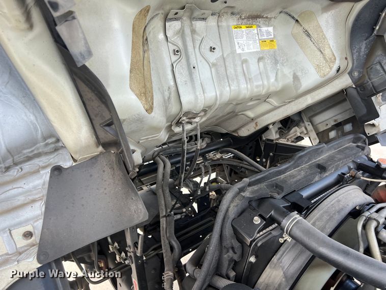 image for item LU9943 2009 Isuzu NPR box truck