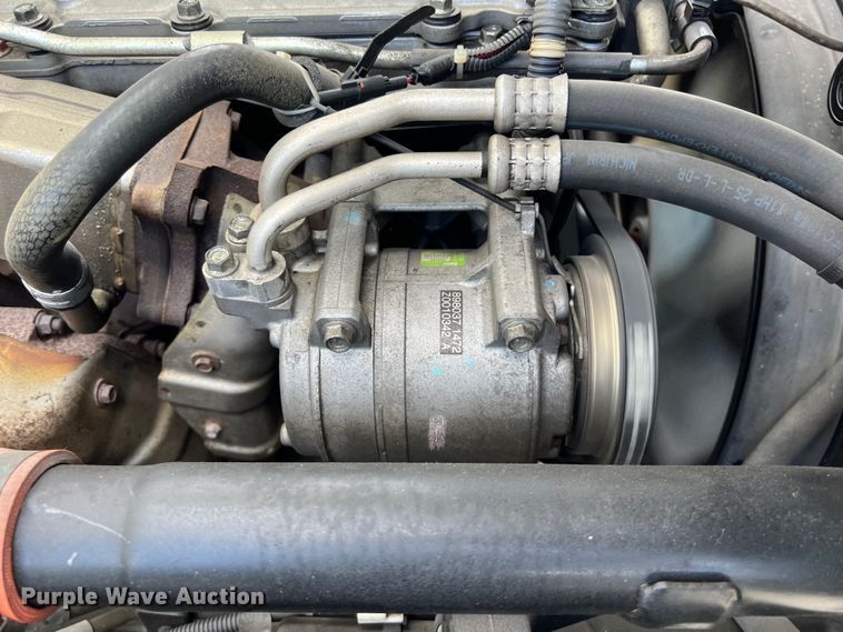 image for item LU9943 2009 Isuzu NPR box truck