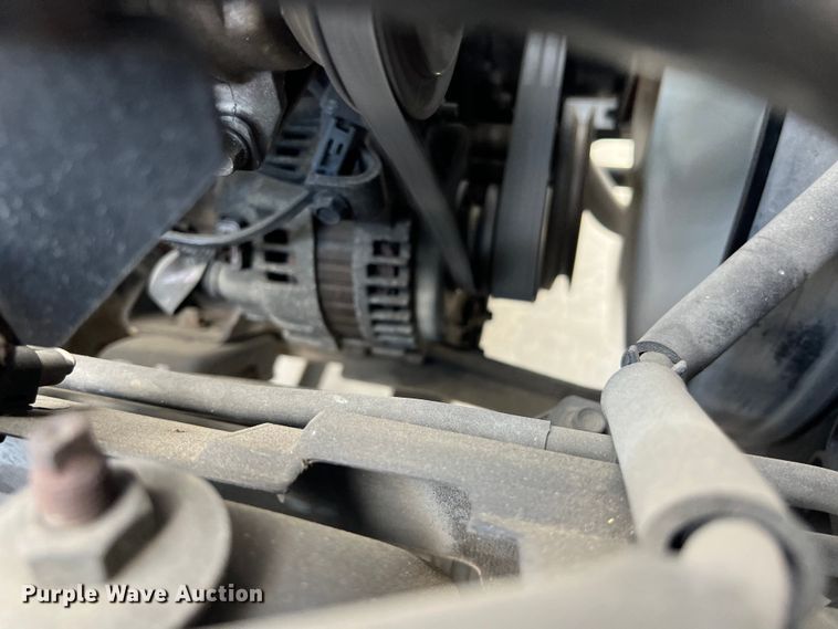 image for item LU9943 2009 Isuzu NPR box truck