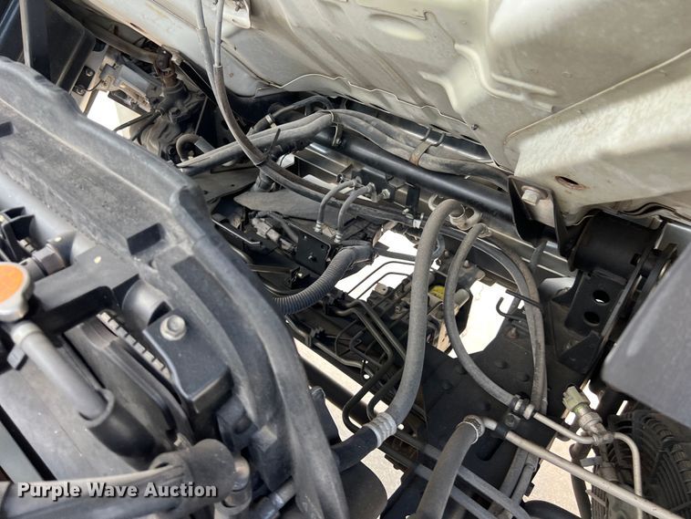 image for item LU9943 2009 Isuzu NPR box truck