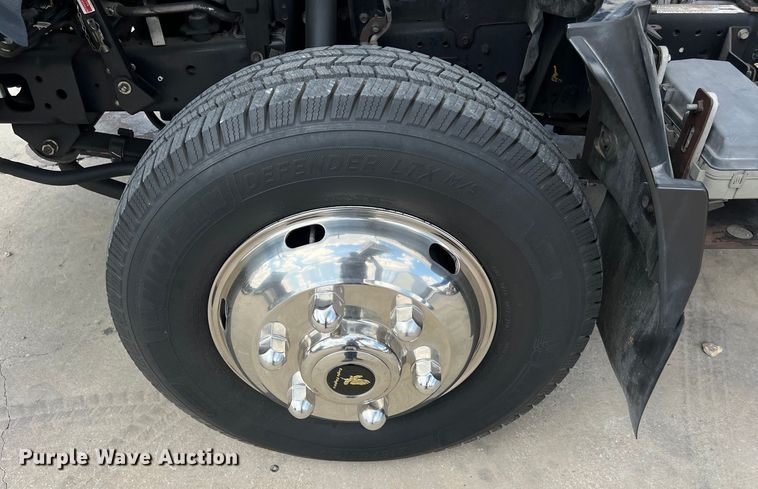 image for item LU9943 2009 Isuzu NPR box truck