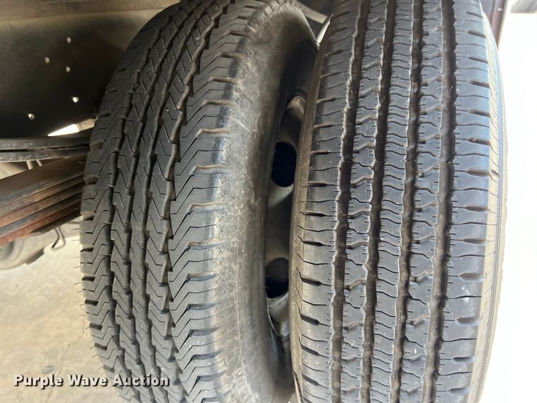 image for item LU9943 2009 Isuzu NPR box truck