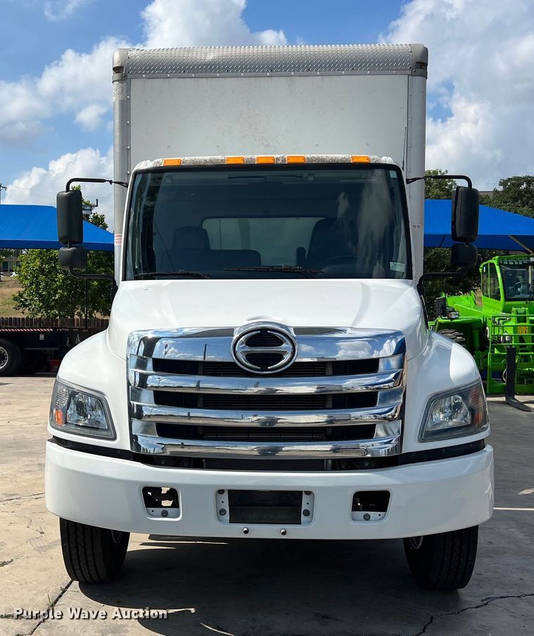 image for item LU9944 2019 Hino 268A box truck