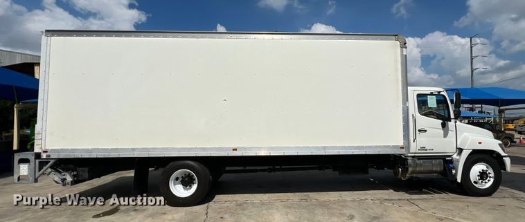 image for item LU9944 2019 Hino 268A box truck