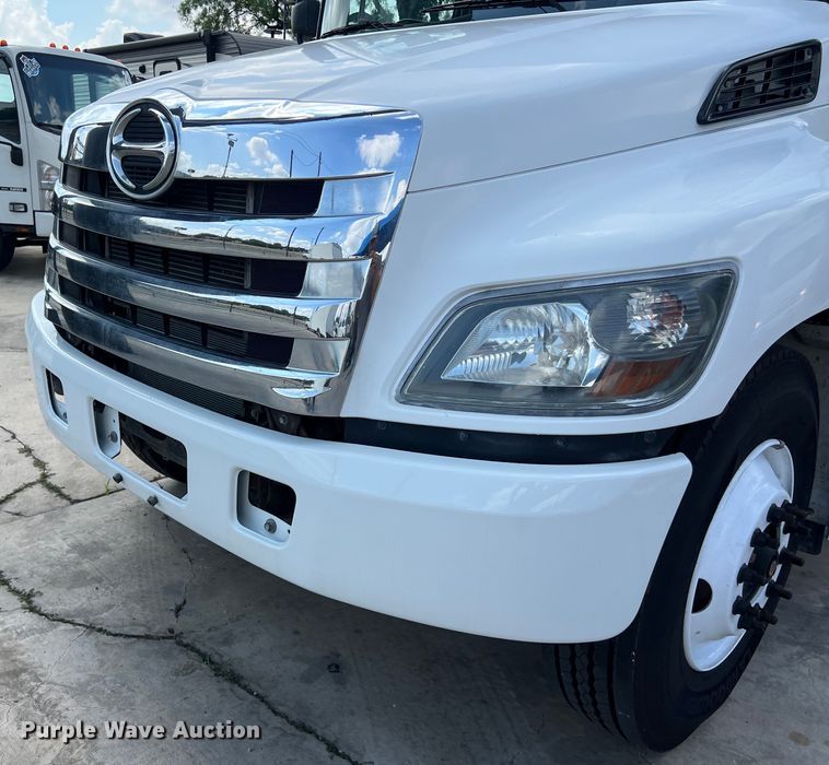 image for item LU9944 2019 Hino 268A box truck